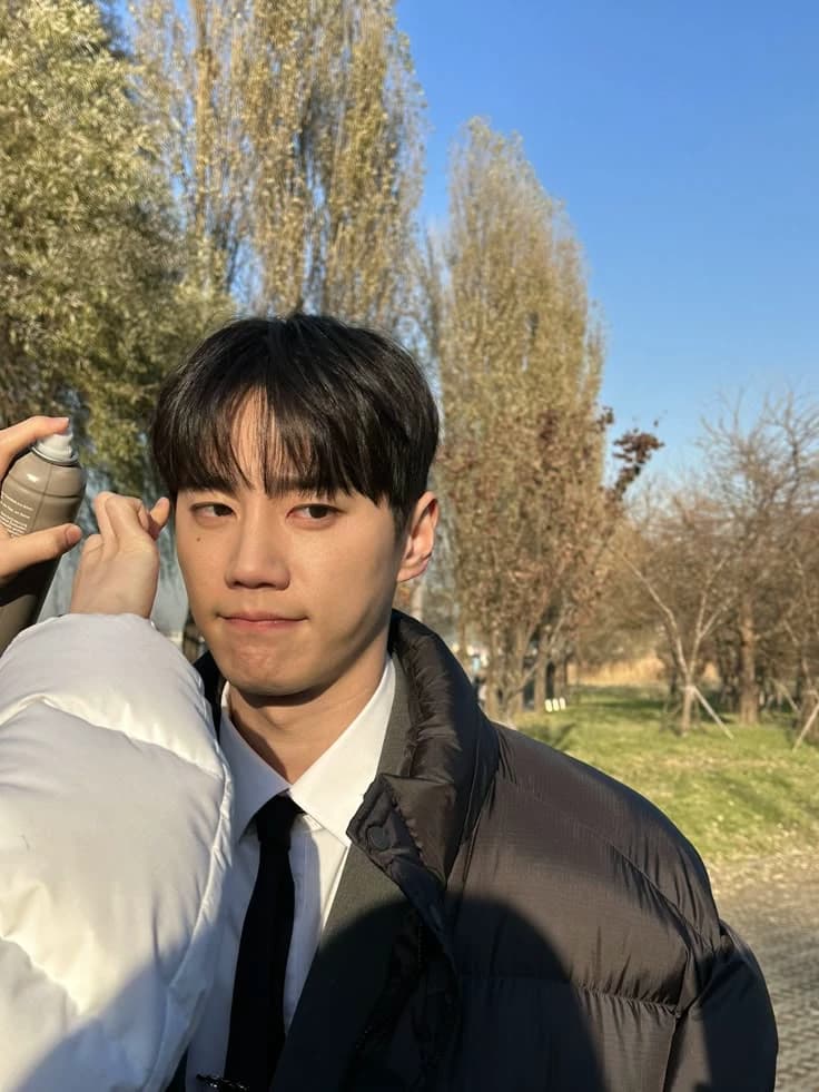 Lee Jun Young  thumbnail