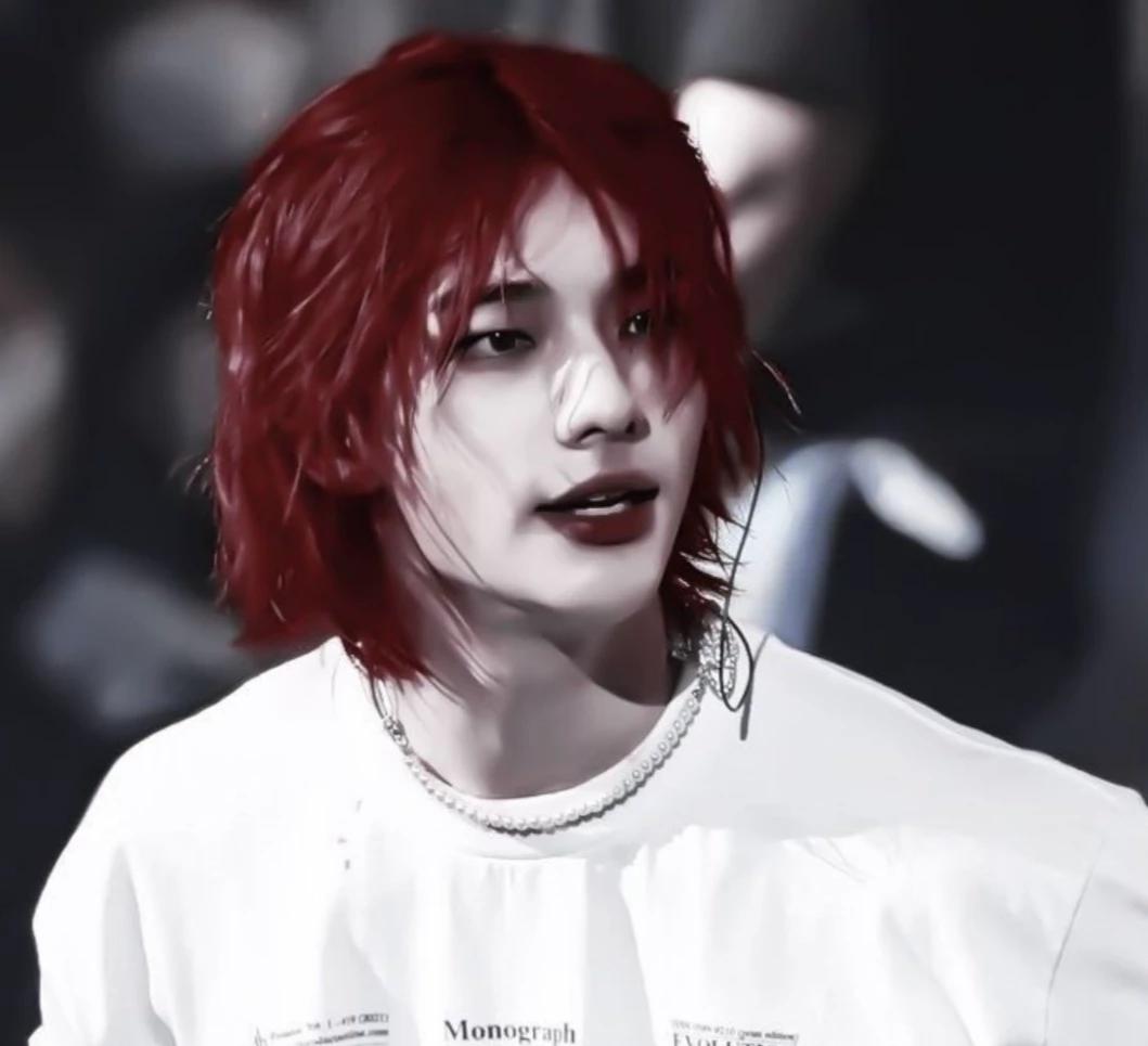 Hwang Hyunjin thumbnail