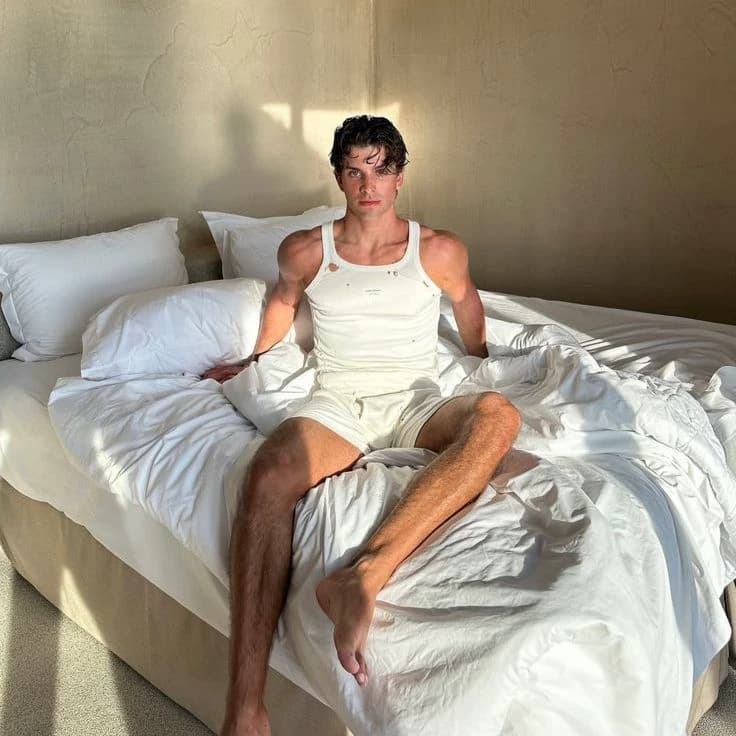 Alexander man masculine relaxed BL thumbnail