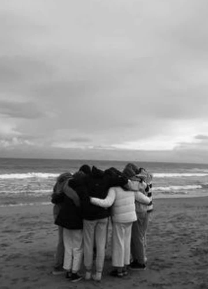 Friends gruop thumbnail