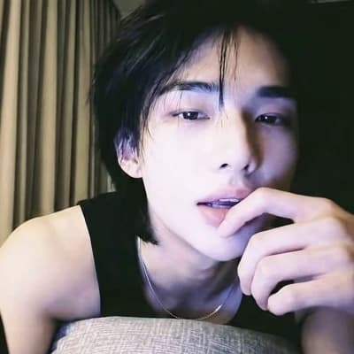 Hwang Hyunjin thumbnail