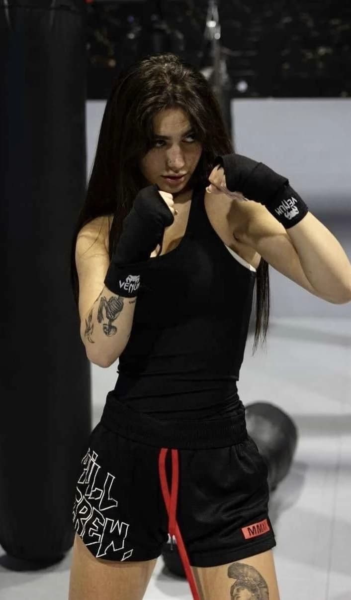 Ashley thumbnail