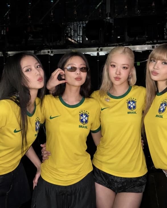 Jennie, Jisoo, Rosé e Lisa thumbnail