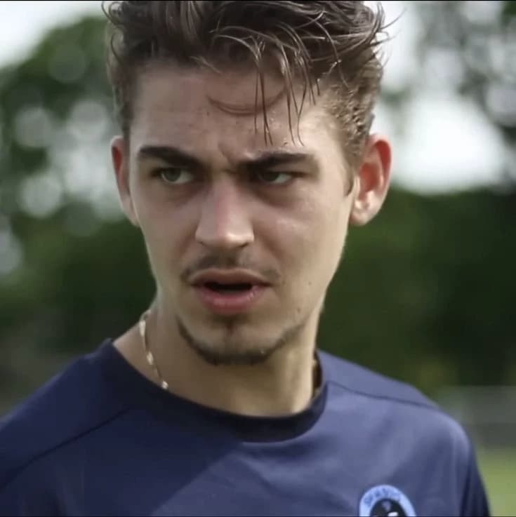 hero fiennes  thumbnail