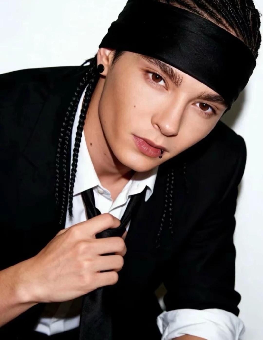 Tom Kaulitz thumbnail