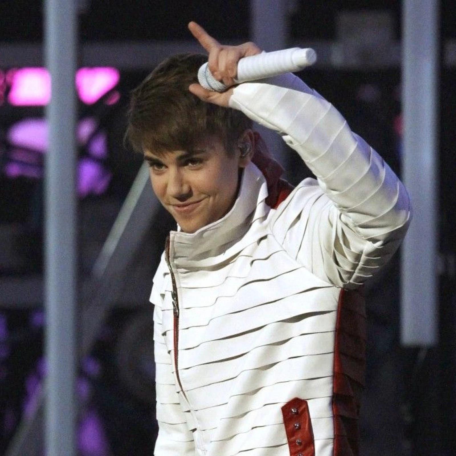 Justin Bieber  thumbnail