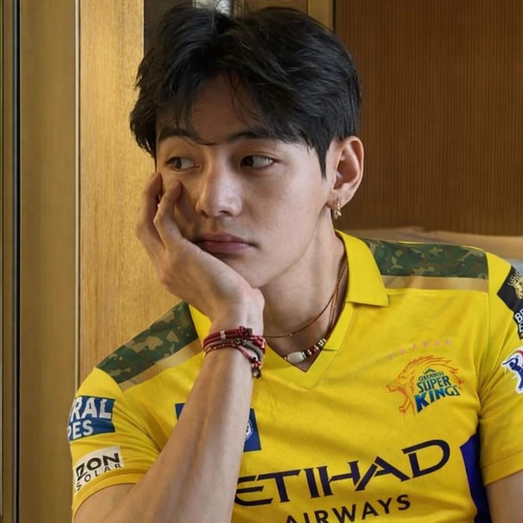 Kim Taehyung  thumbnail