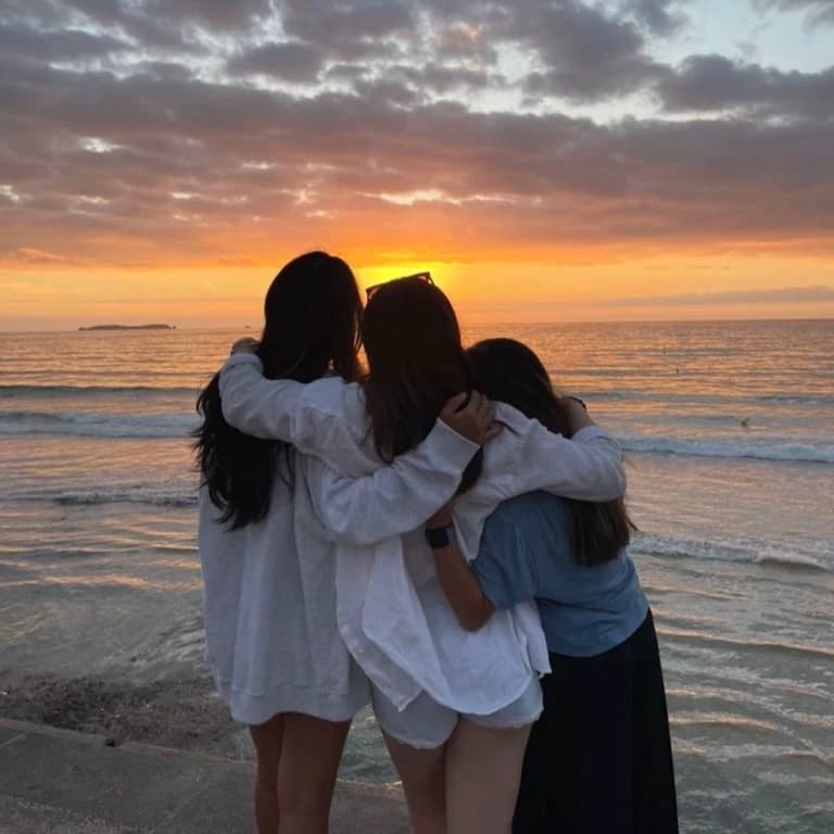 Three girls thumbnail