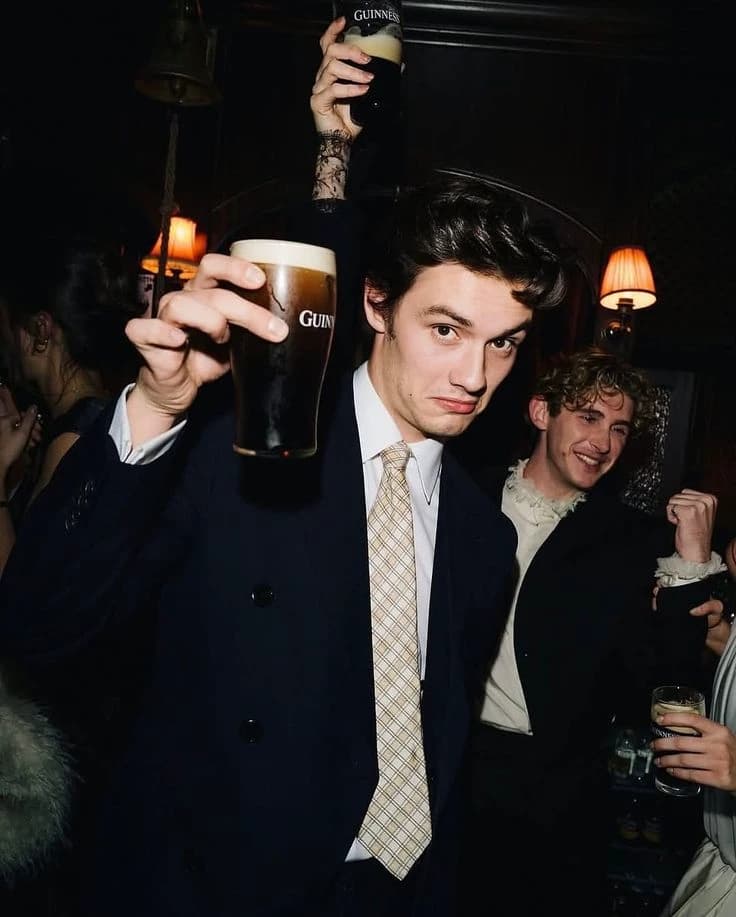 Louis partridge  thumbnail