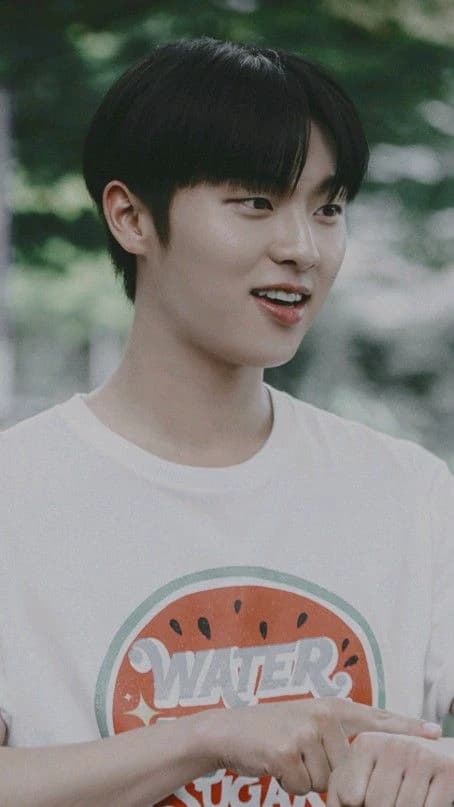 Ha Yi Chan thumbnail