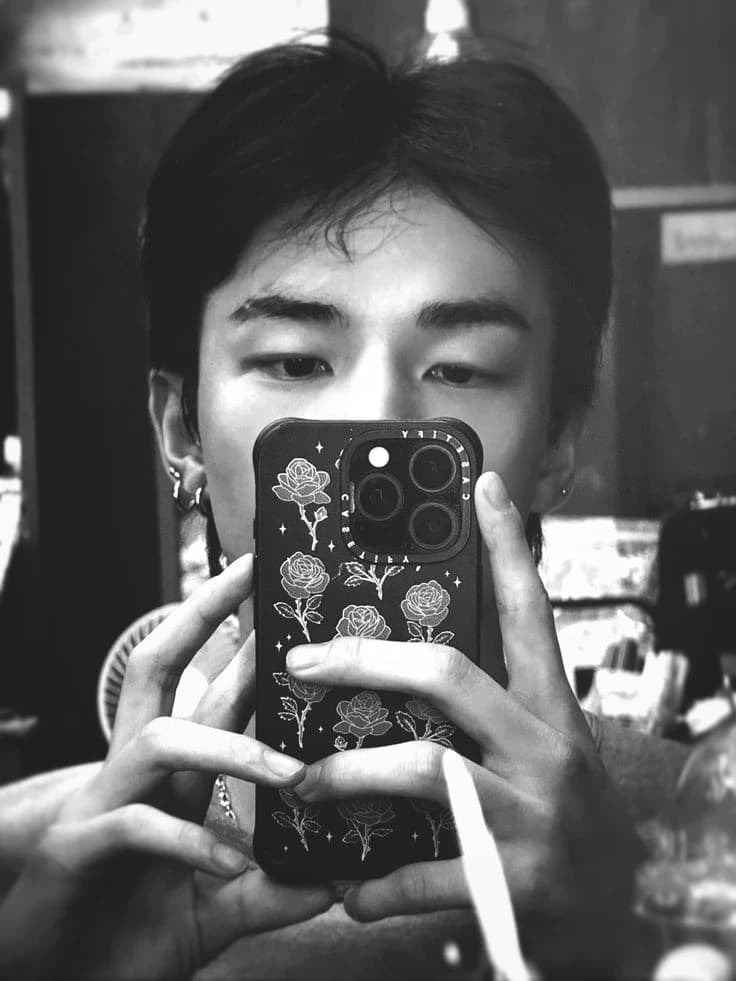Hwang Hyunjin thumbnail
