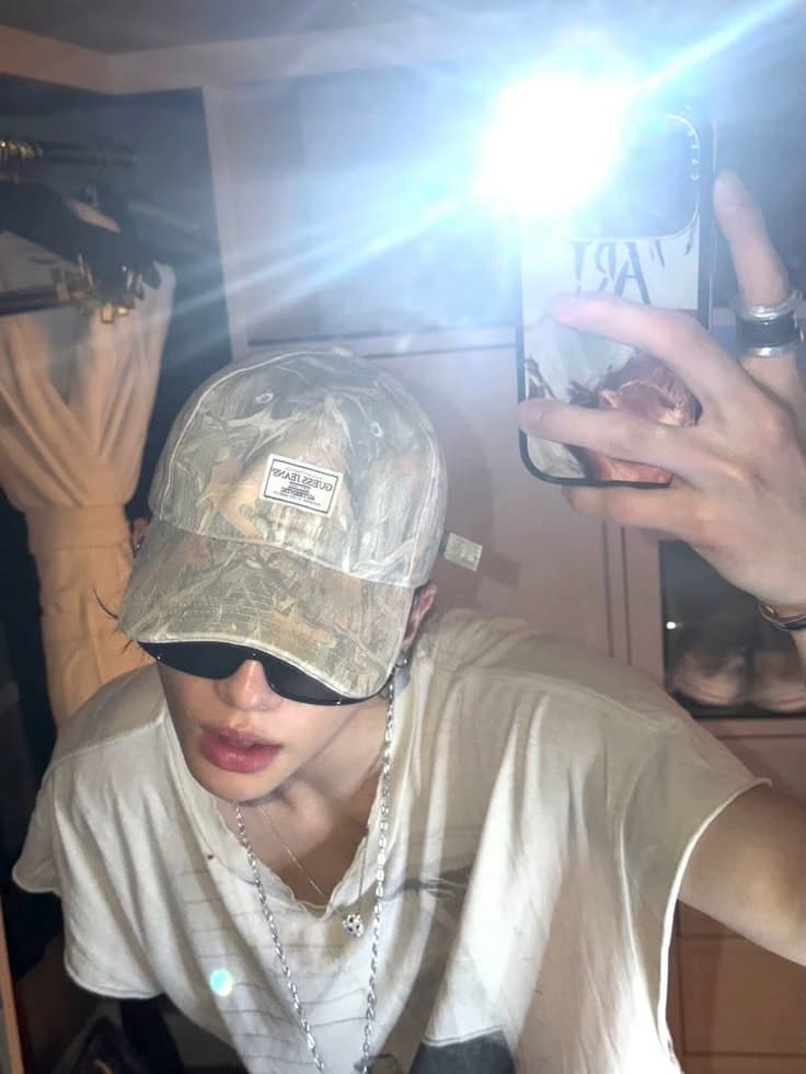 hwang hyunjin thumbnail