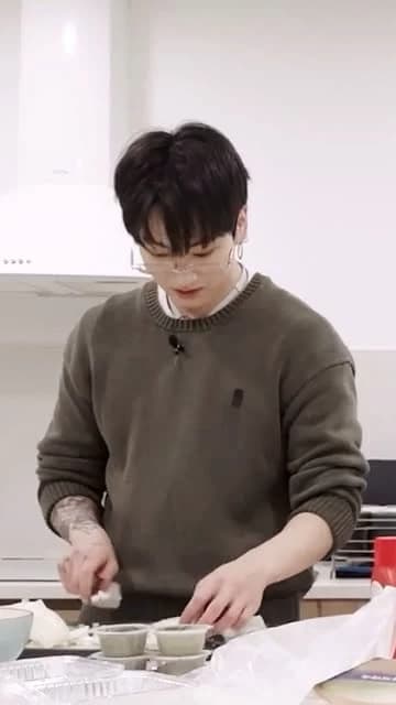 Jeon Jungkook  thumbnail
