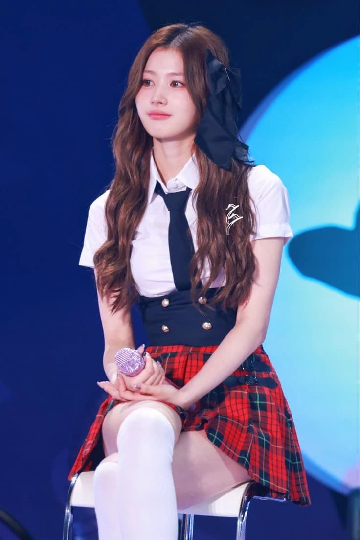 Minatozaki Sana  thumbnail