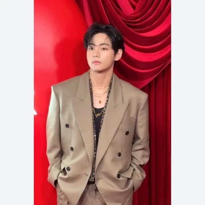 Kim taehyung  thumbnail
