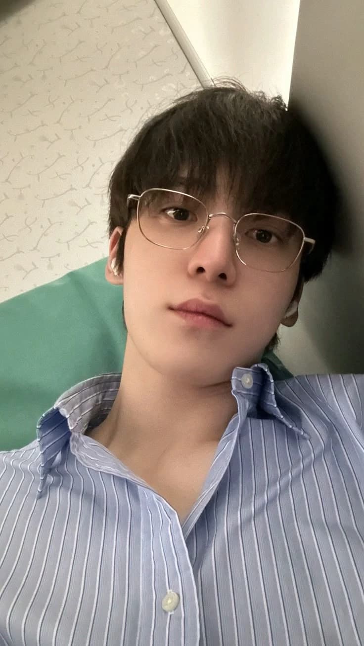 sexy nerd thumbnail