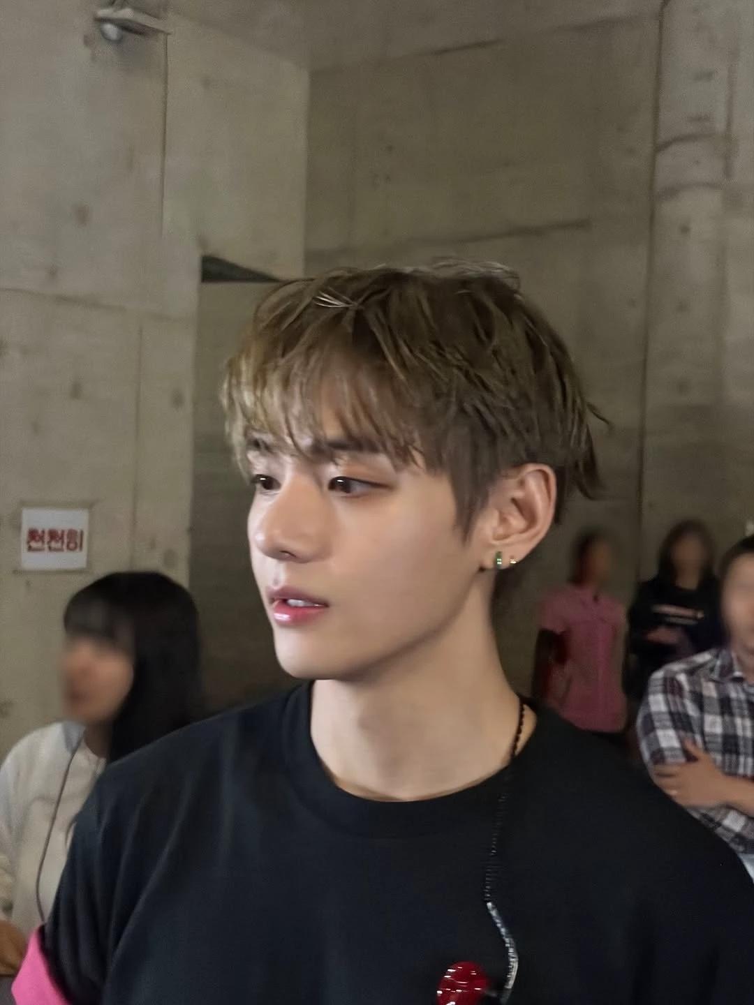 Kim Taehyung thumbnail