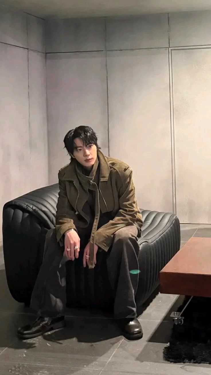 Kim Seokjin thumbnail