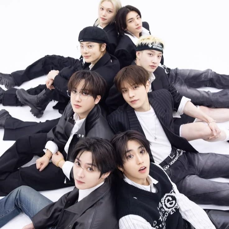 Stray kids ot9 thumbnail