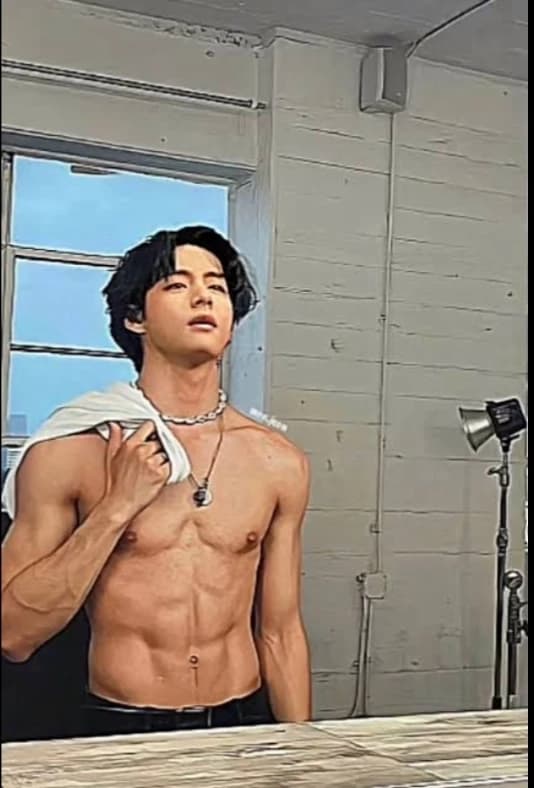 Kim Taehyung  thumbnail