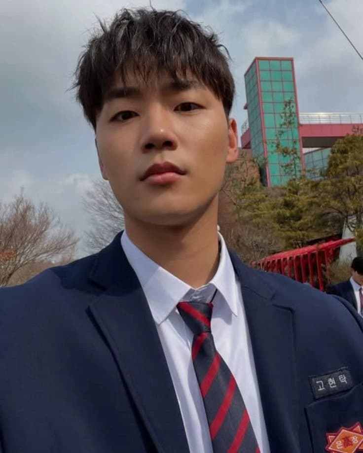 Go Hyun-tak thumbnail