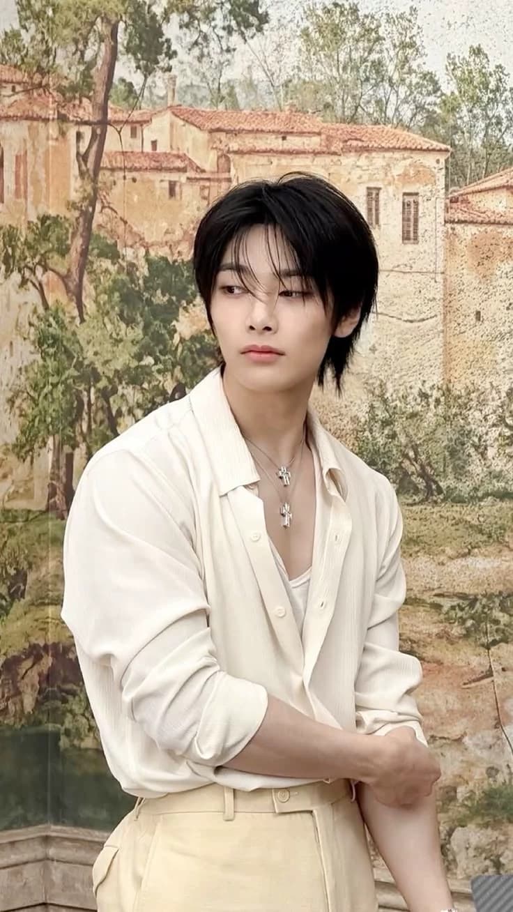 Yang Jeongin  thumbnail