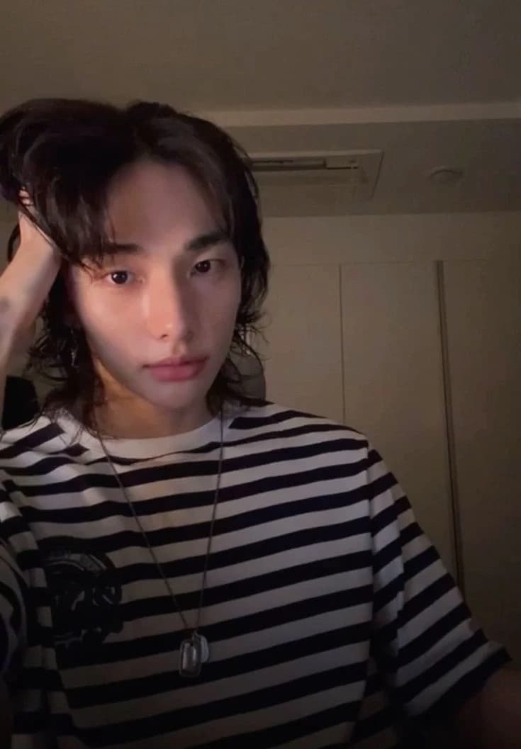 Hwang Hyunjin  thumbnail