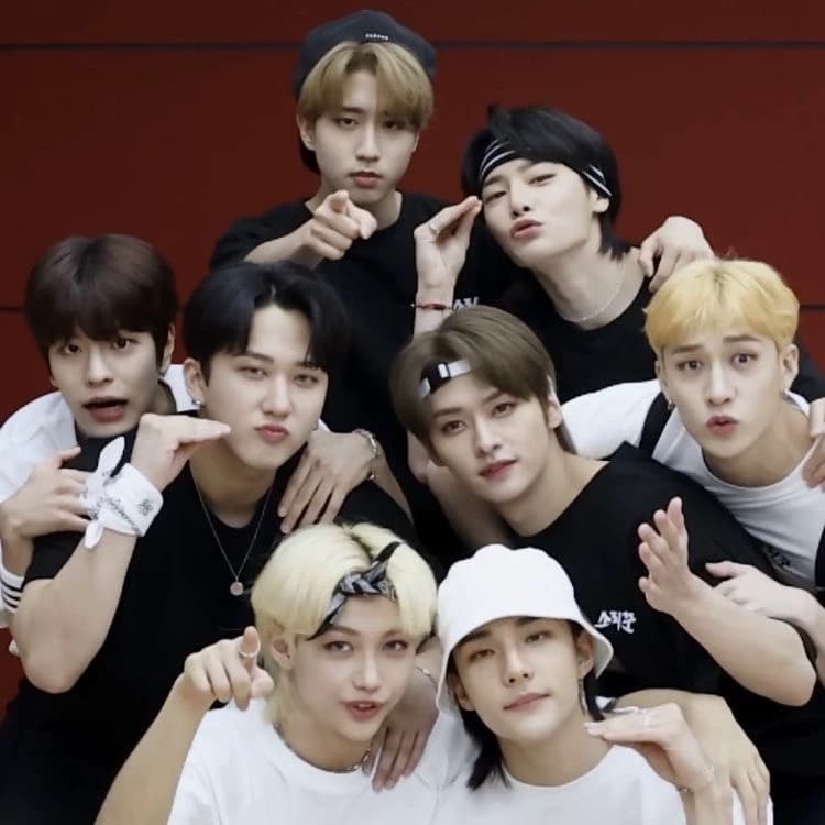 Straykids thumbnail