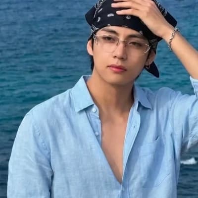 Kim Taehyung thumbnail