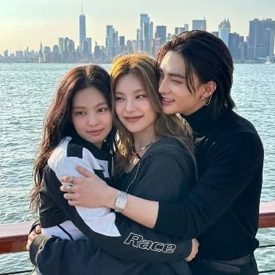 Hyunjin ve Yeji thumbnail