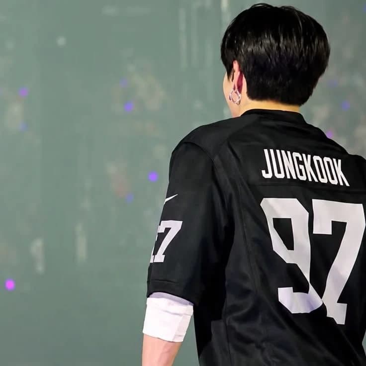 jungkook  thumbnail