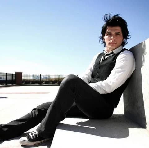 Gerard Way thumbnail