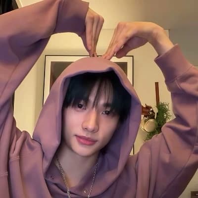 Hyunjin  thumbnail