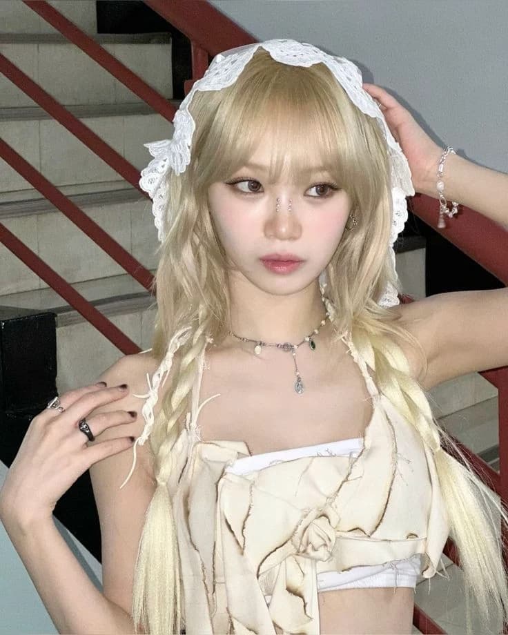 Kim Chaewon thumbnail