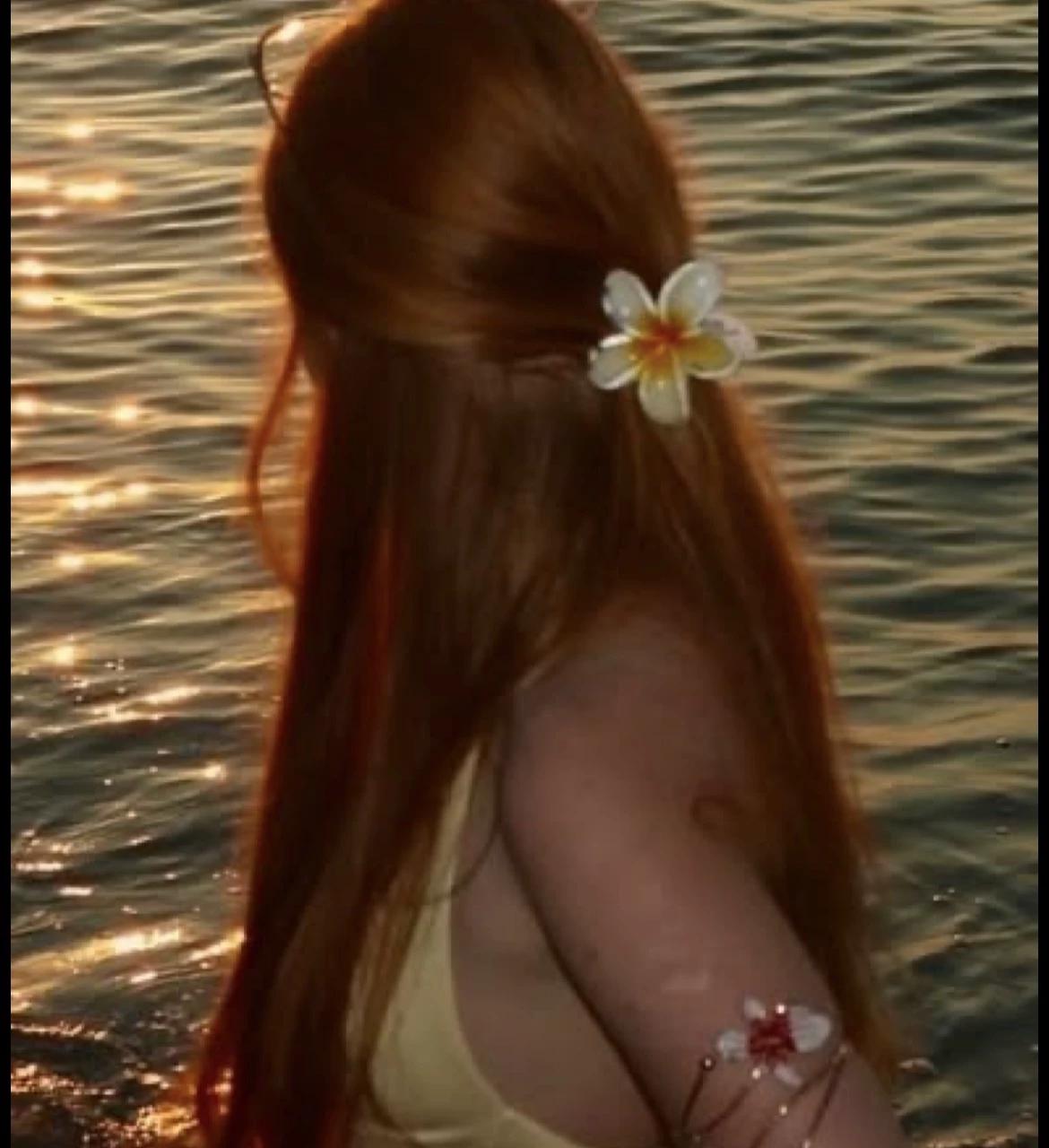 Littel girl thumbnail