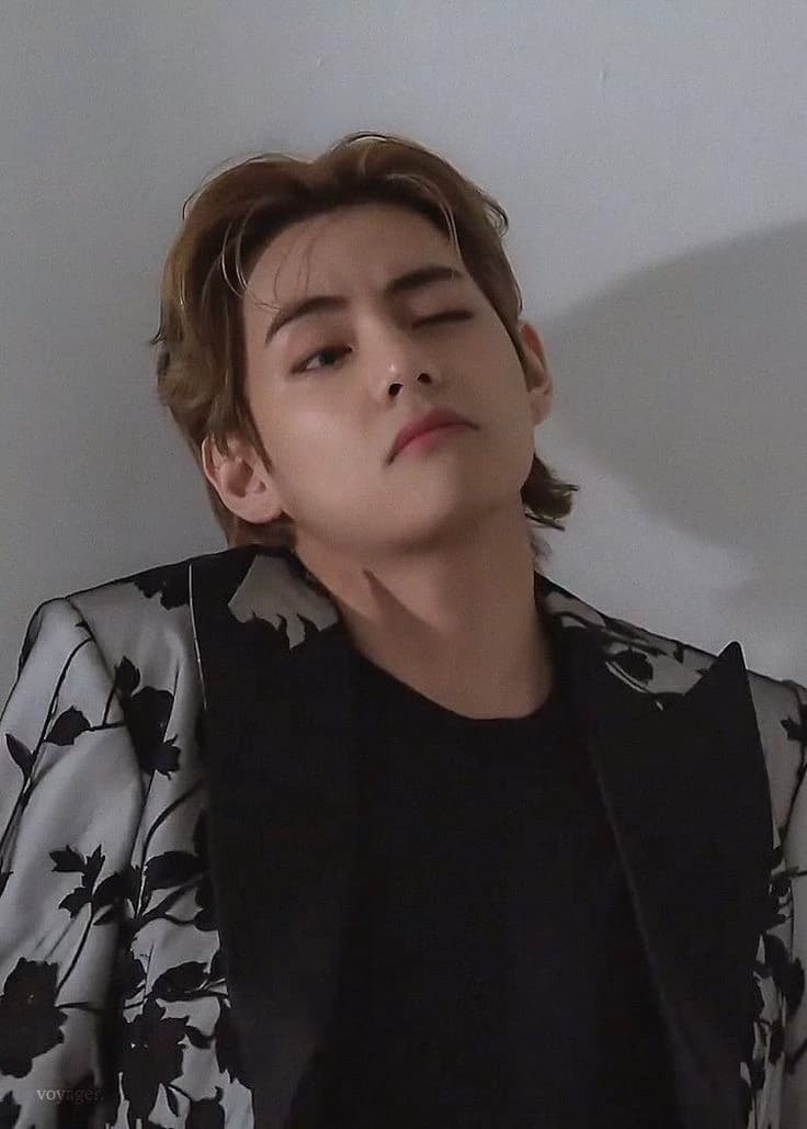 Kim Taehyung  thumbnail