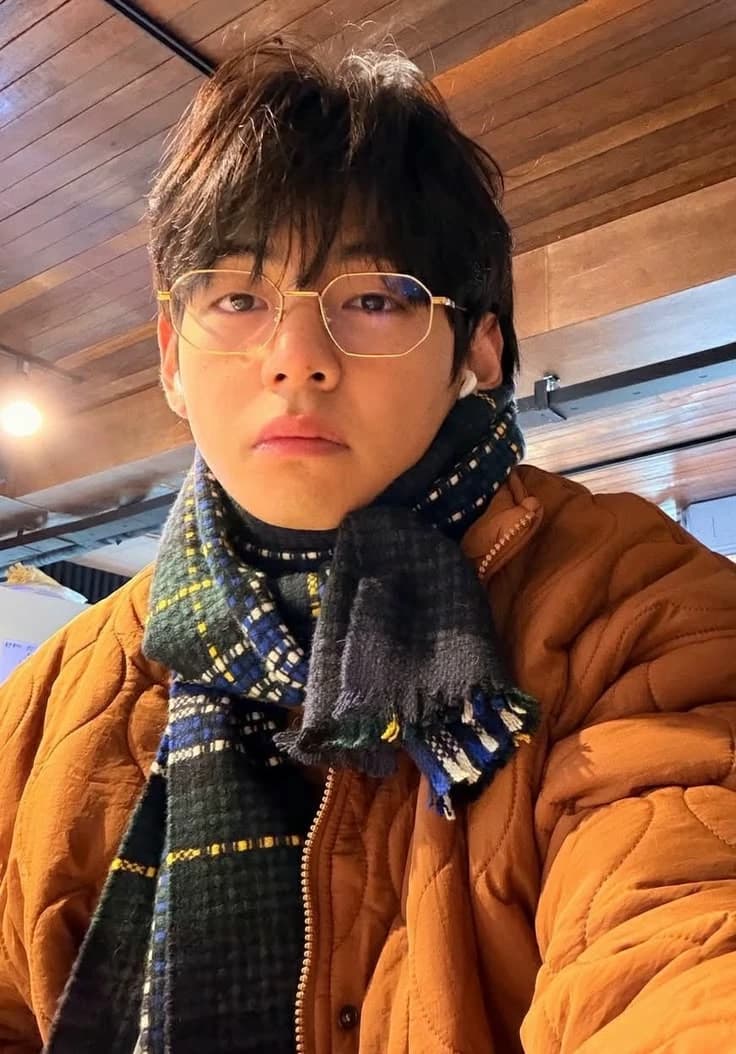 Kim Taehyung thumbnail