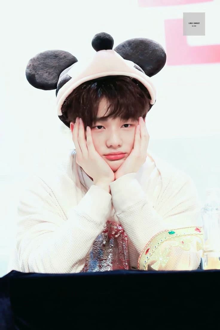 Hyunjin  thumbnail