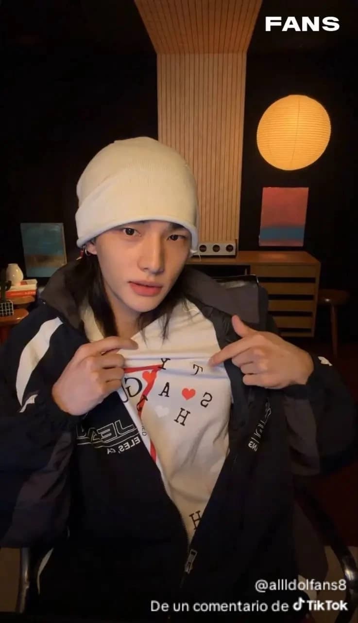 Hyunjin  thumbnail