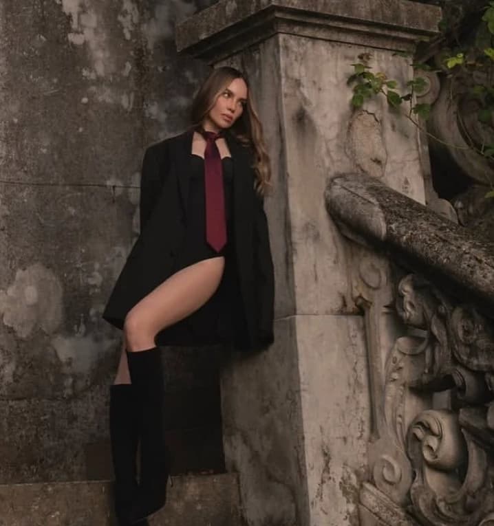 Belinda Peregrin Schüll thumbnail