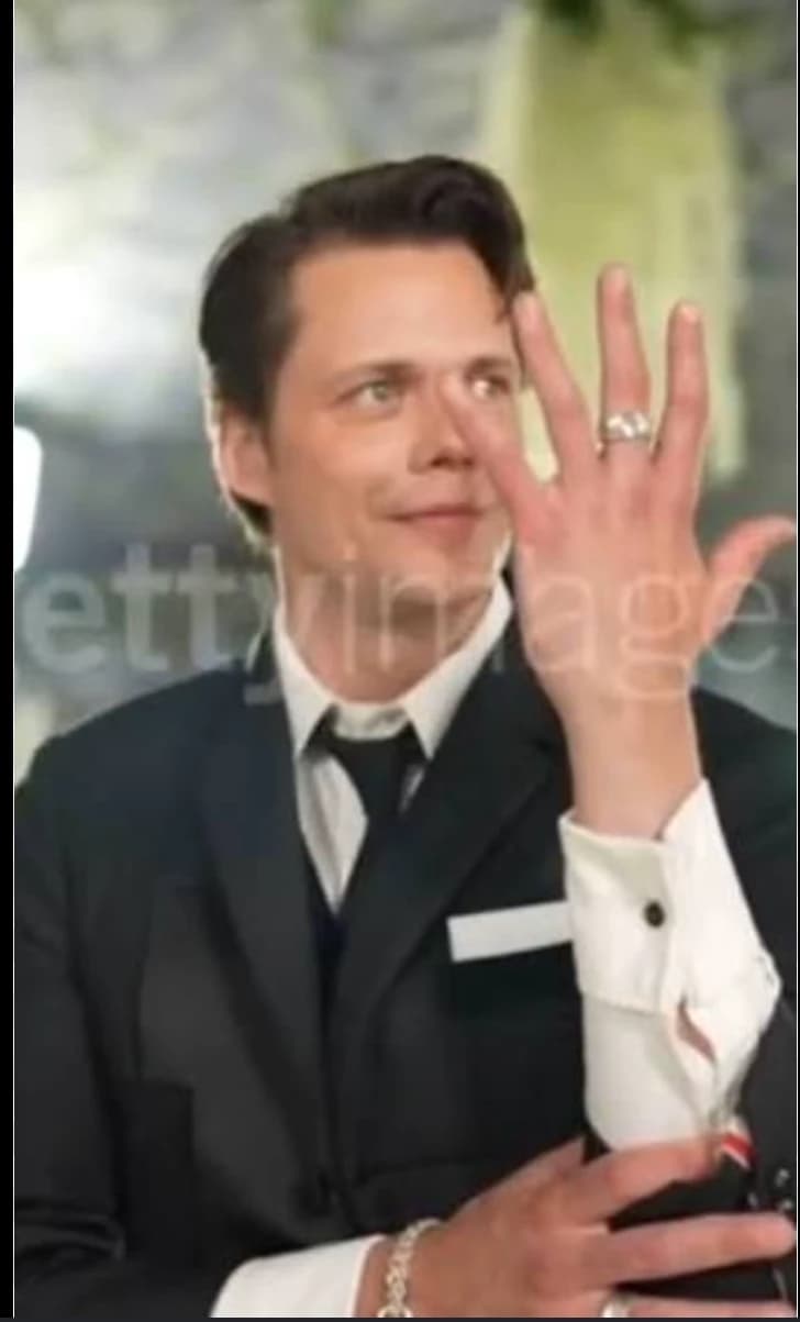 Bill Skarsgård thumbnail