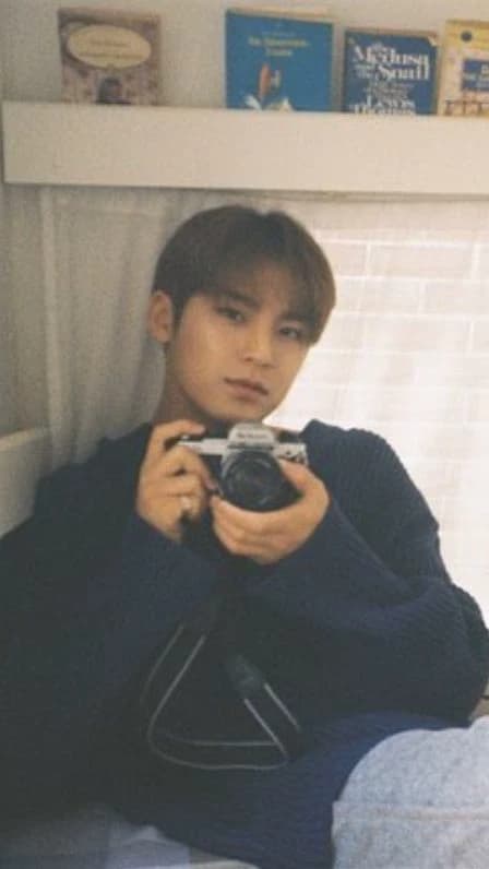 Kim Mingyu  thumbnail