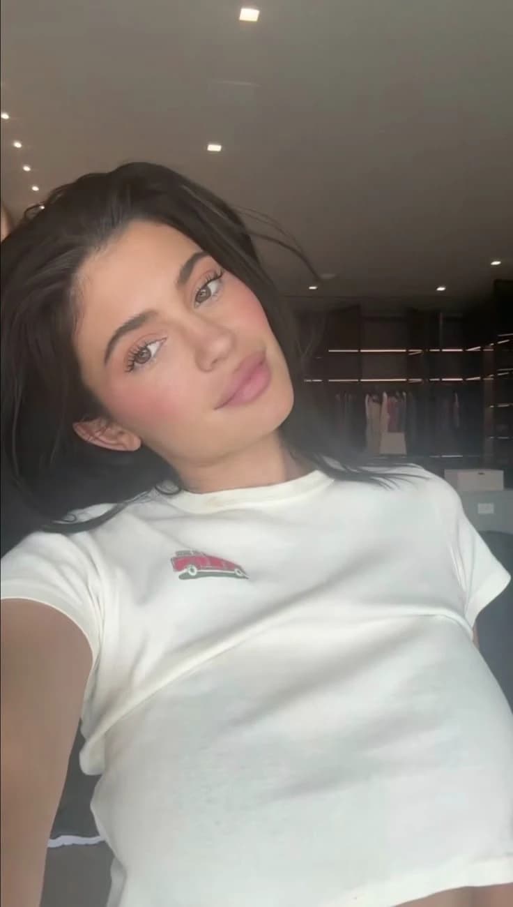 Kylie Jenner  thumbnail