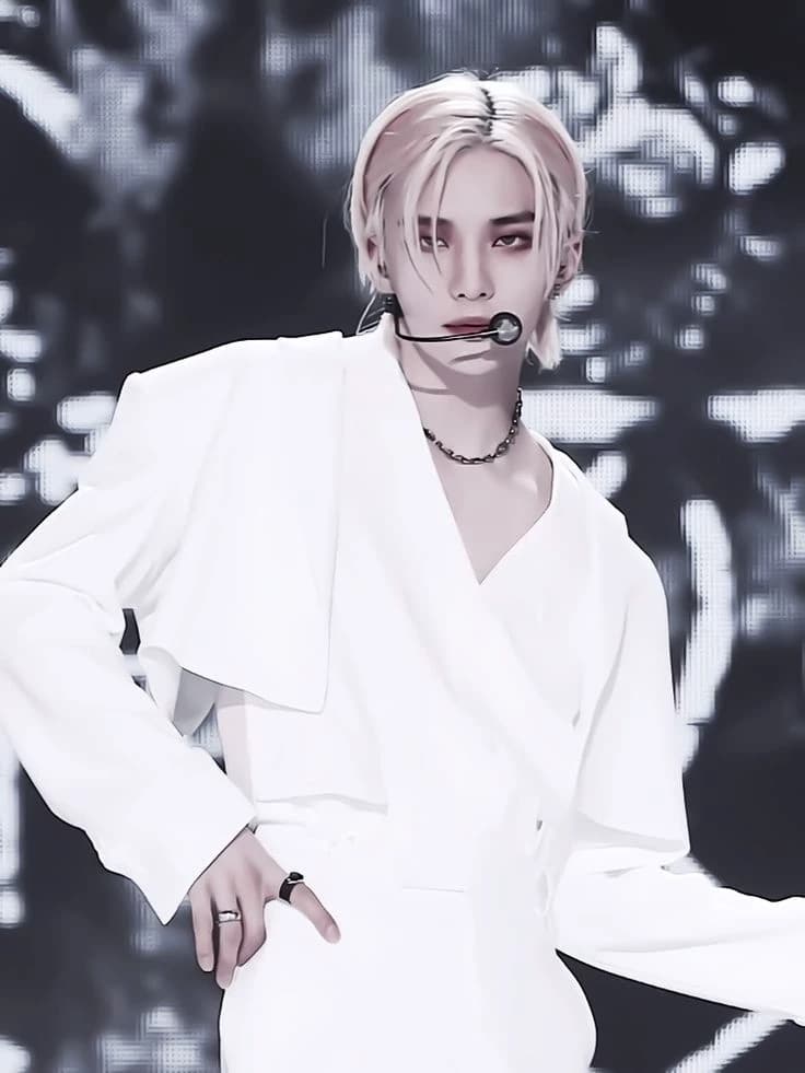 Hyunjin thumbnail