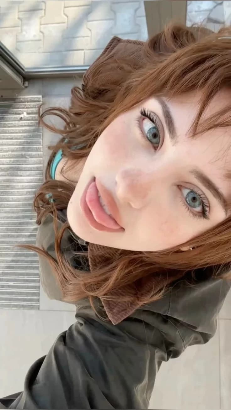 Clara thumbnail
