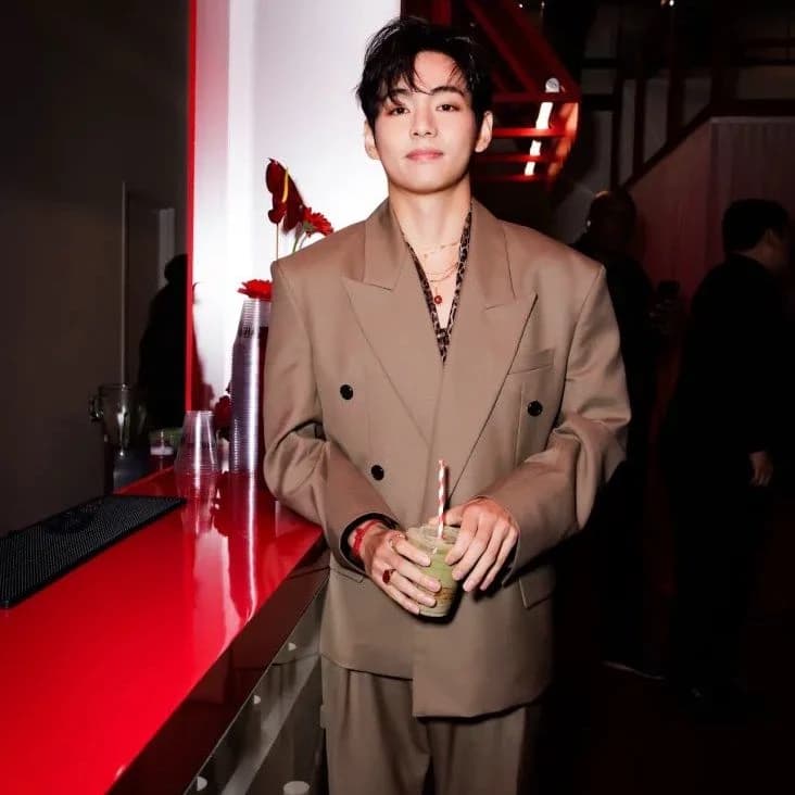 Kim Taehyung thumbnail