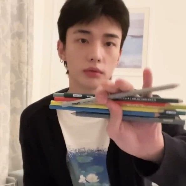 Hyunjin thumbnail