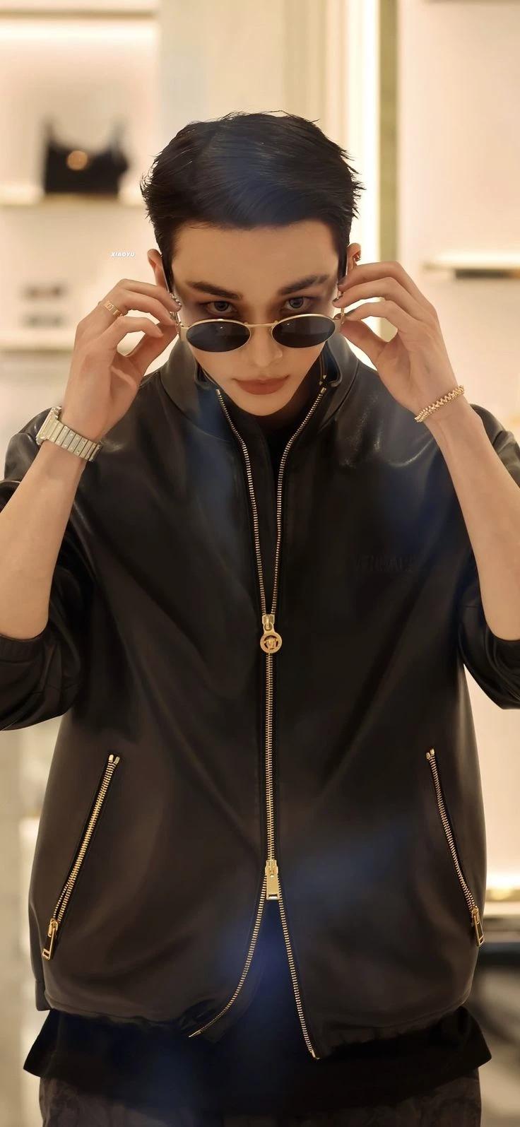 Hwang Hyunjin thumbnail