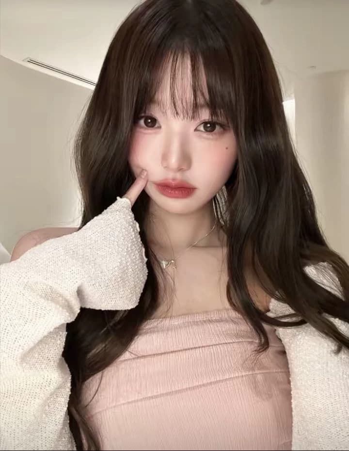 Jang wonyoung  thumbnail