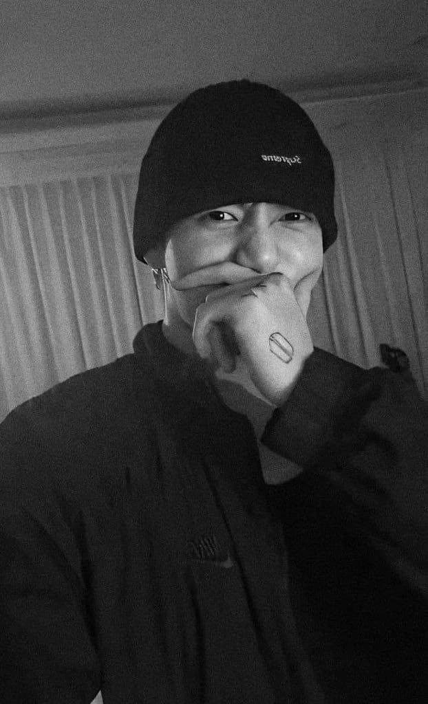 Jungkook - womanizer thumbnail